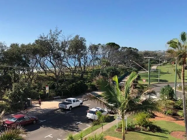 Camargue Beachfront Apartments Maroochydore 3*,